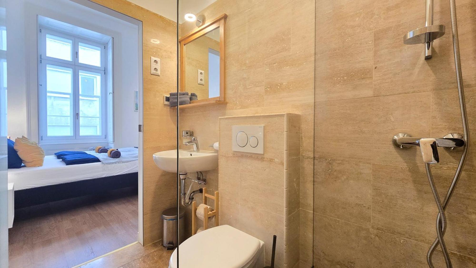 Pearl Apartment In The Center With City View — Photos 3